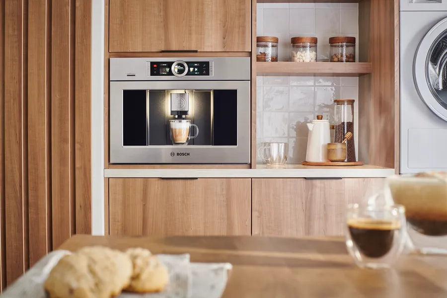 Cafetera empotrable 800 Series de acero inoxidable con depósito de agua extraíble